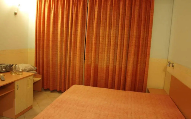 Paralax Hotel