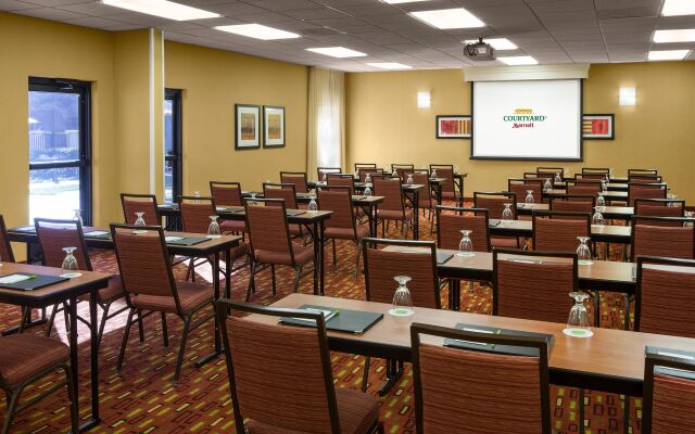 Courtyard by Marriott Sacramento Airport Natomas