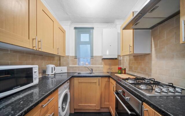 Stylish 3 Bed Apartment Central London