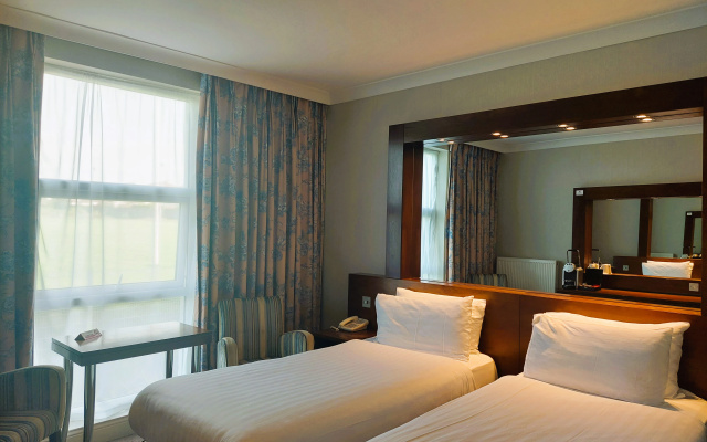 Flannery's Hotel Galway - Image 5