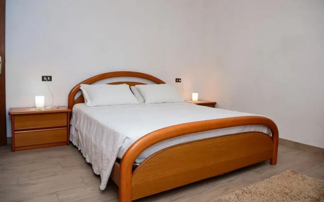 Ca Bearly in Nesso With 1 Bedrooms and 1 Bathrooms