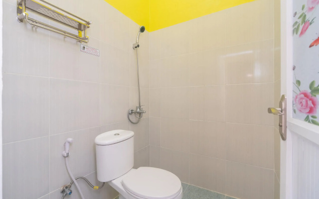 RedDoorz Syariah @ Jalan Pangeran Antasari 4