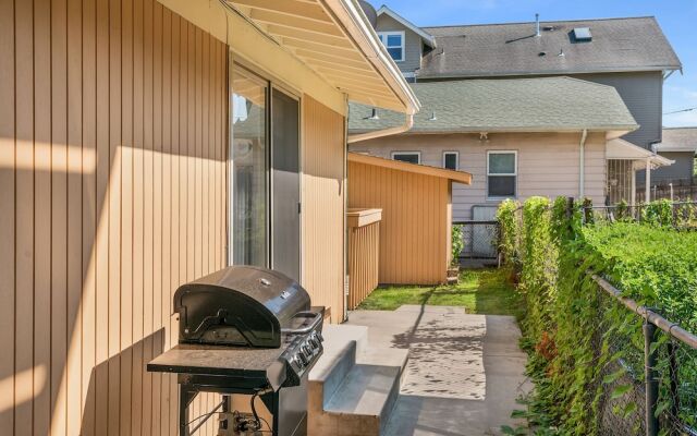 Seattle Vacation Home - Roy Street