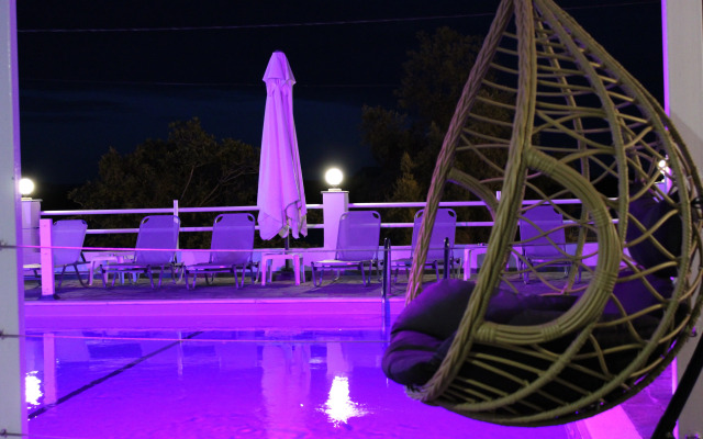 Tropicana Inn