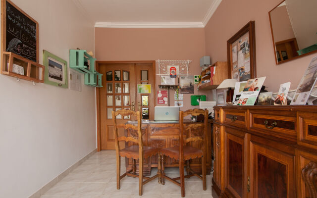 Ericeira Chill Hill Hostel & Private Rooms