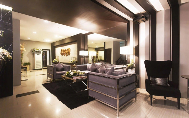 Grace Crown Hotel