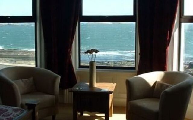 Clarmont Guest House