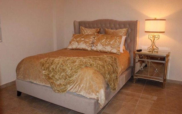 Sonoran Sky 1BR 306 by Casago