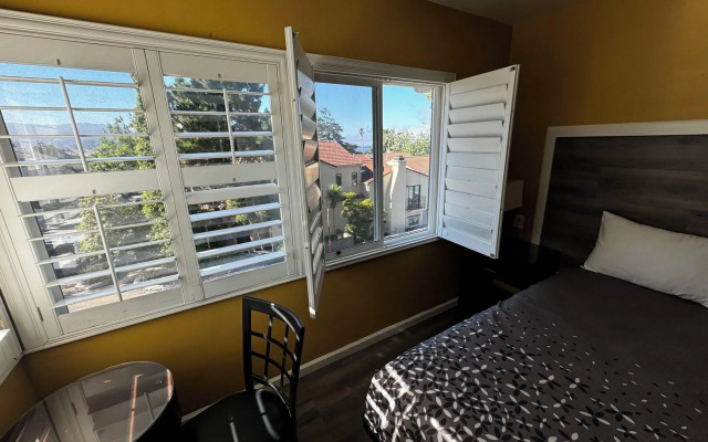 Carmel Wayfarer Inn