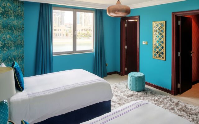 The Palm Jumeirah Villas - Frond E by LUX Holiday Home