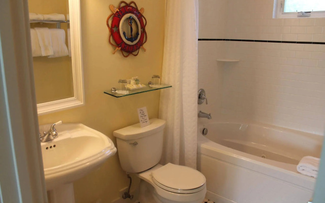 Captain's Cottage Suites