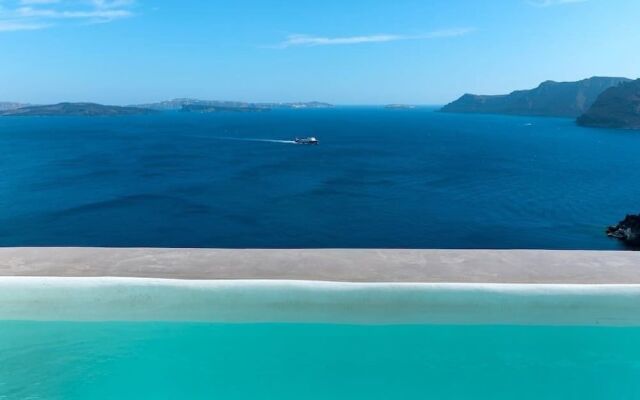 Big Blue Villa by Caldera Houses