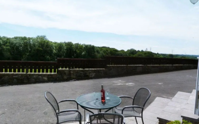 Holiday Home Cysgod y Coed