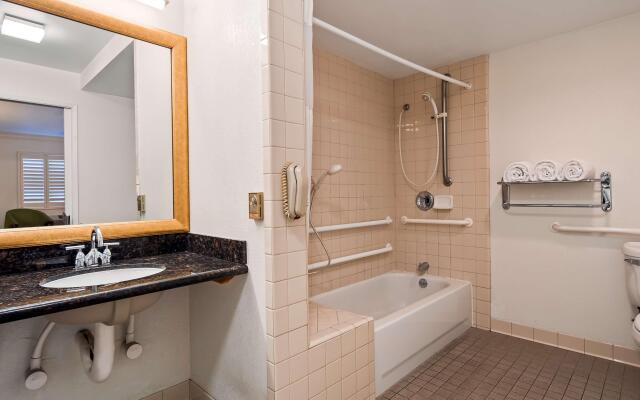 Best Western Plus Humboldt Bay Inn