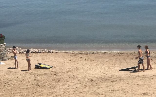 Breakers Resort & Beach Bar