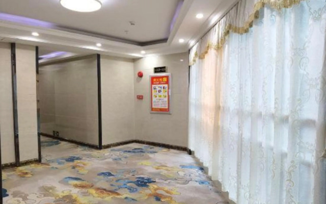 Yunhong Hotel (Guangzhou Railway Station Xicun Subway Station)