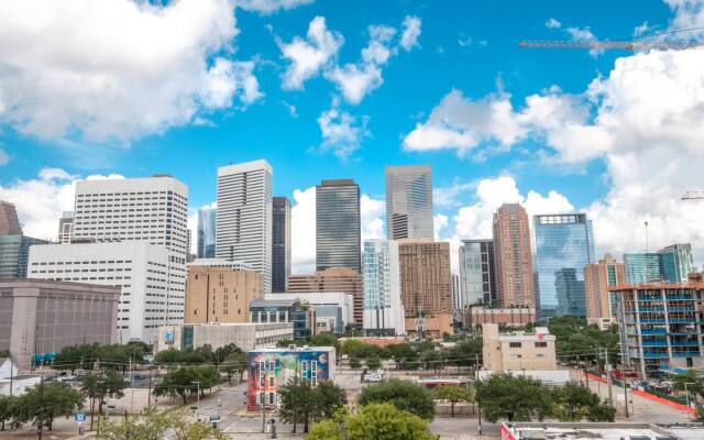 Bright Parisian Penthouse Suite in Houston