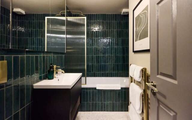 The Twickenham Wonder - Lovely 1bdr Flat With Parking