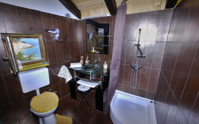 Holiday House Kolic for 2 Persons