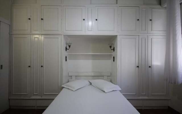 GoHouse Constante 702