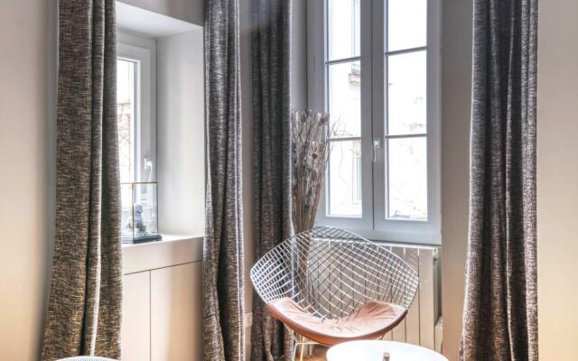 B 2063  - Musée d'Orsay - Spacieux appartement