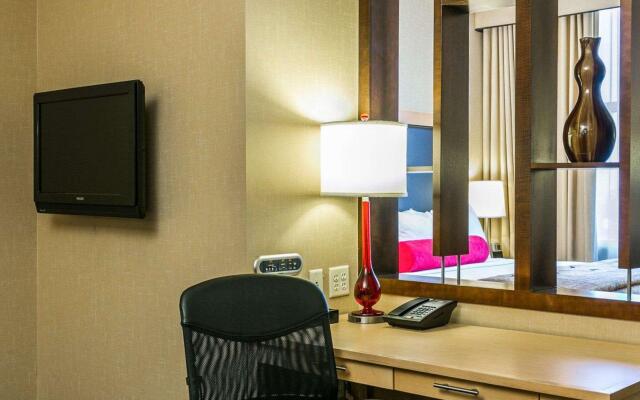 Cambria Hotel Denver International Airport