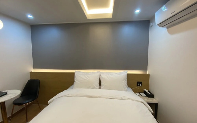 The Leeds Hotel