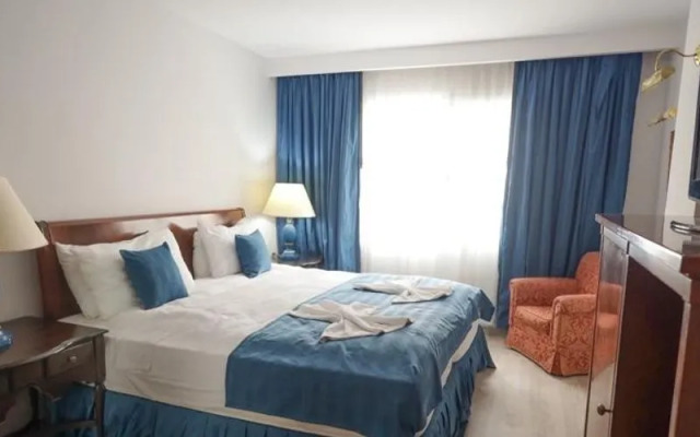 Altinoluk Hotel