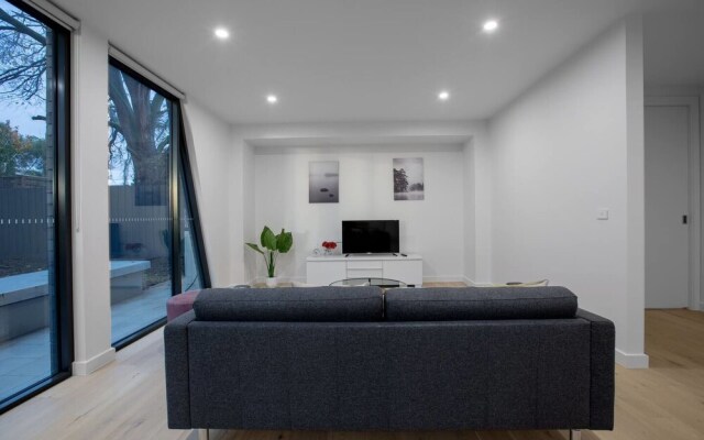 106*Modern Prestige*3-Storey New Establishment