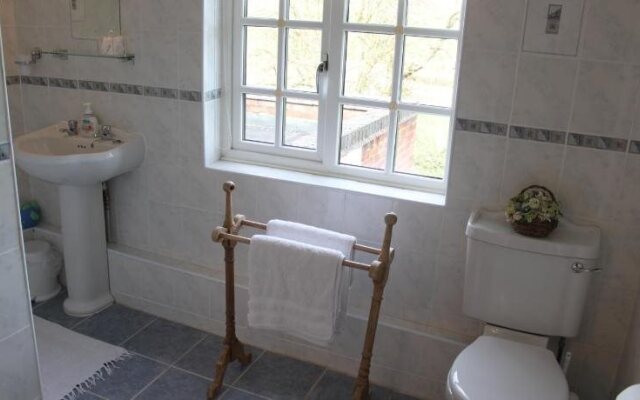 Ingon Bank Farm Bed And Breakfast
