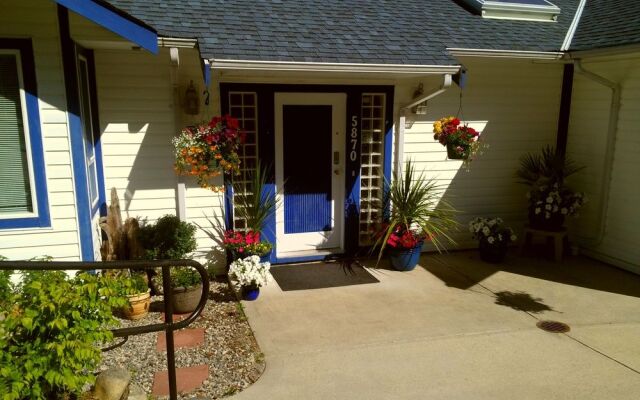 Sechelt Inlet Bed & Breakfast