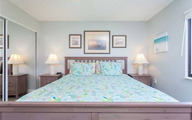 Ocean Village Club O14