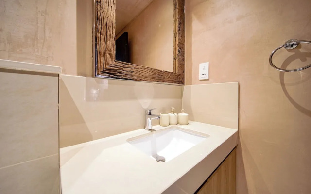 PVH - Modern Edgy 1BR - Downtown Views