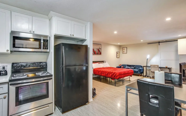 3 Mi to Dtwn Tacoma: Pet-friendly Home