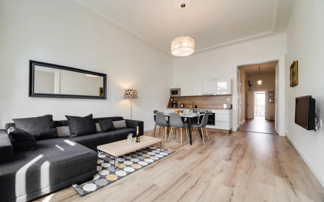 Charles Bridge - 3 bedroom Apartment - Old Town