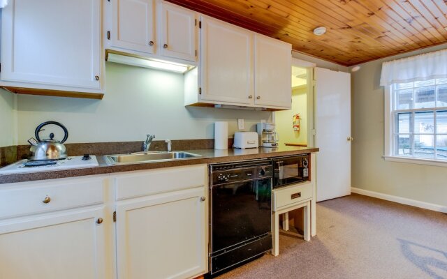 Captain Lawrence Inn