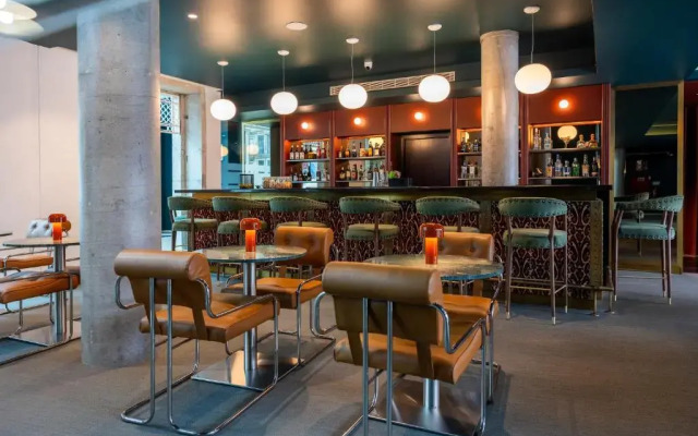 Cenica Porto Hotel, Curio Collection by Hilton