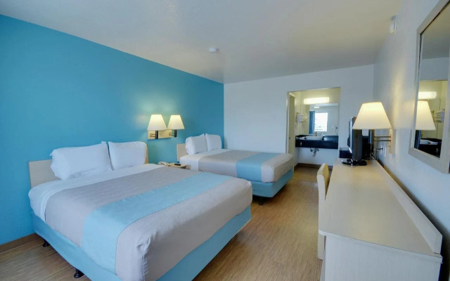 Motel 6 Webster, TX - Houston - Nasa Lake