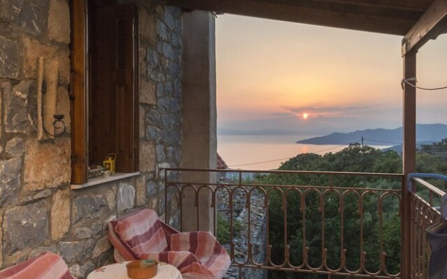 Sea breeze and stunning view in the heart of Mani