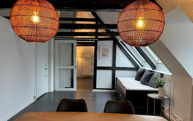 Designer Loft - Direct Marble Church Views