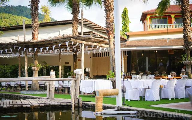 Naina Resort & Spa Hotel