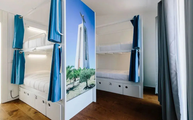 Lisbon South Hostel