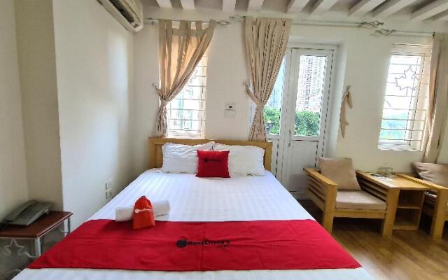 Reddoorz near Tran Duy Hung Street 3