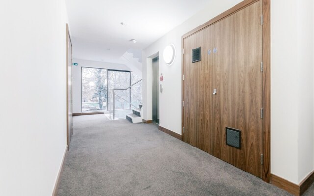 Roomspace Apartments -New Manor House