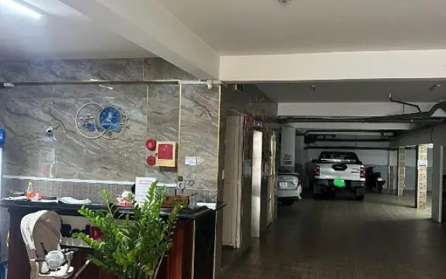 RedDoorz near Saigon Hi-Tech Park