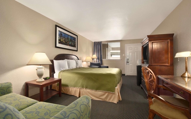 Travelodge by Wyndham New Orleans West Harvey Hotel