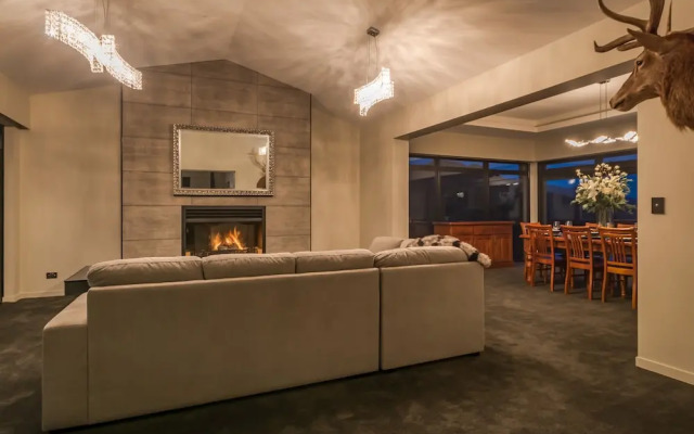 Luxury Villa 5 Bedrooms