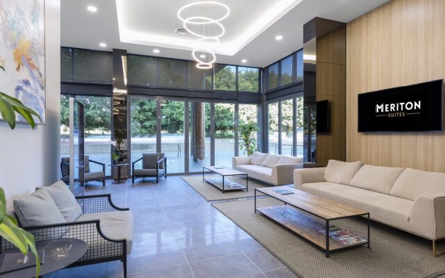 Meriton Suites Waterloo