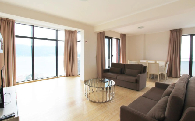 Apartments Aqua