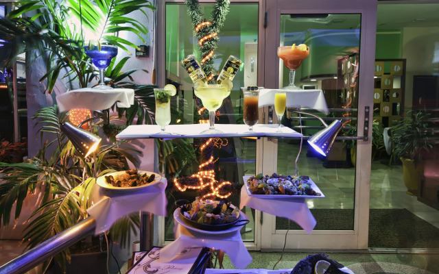 The Colony Hotel
